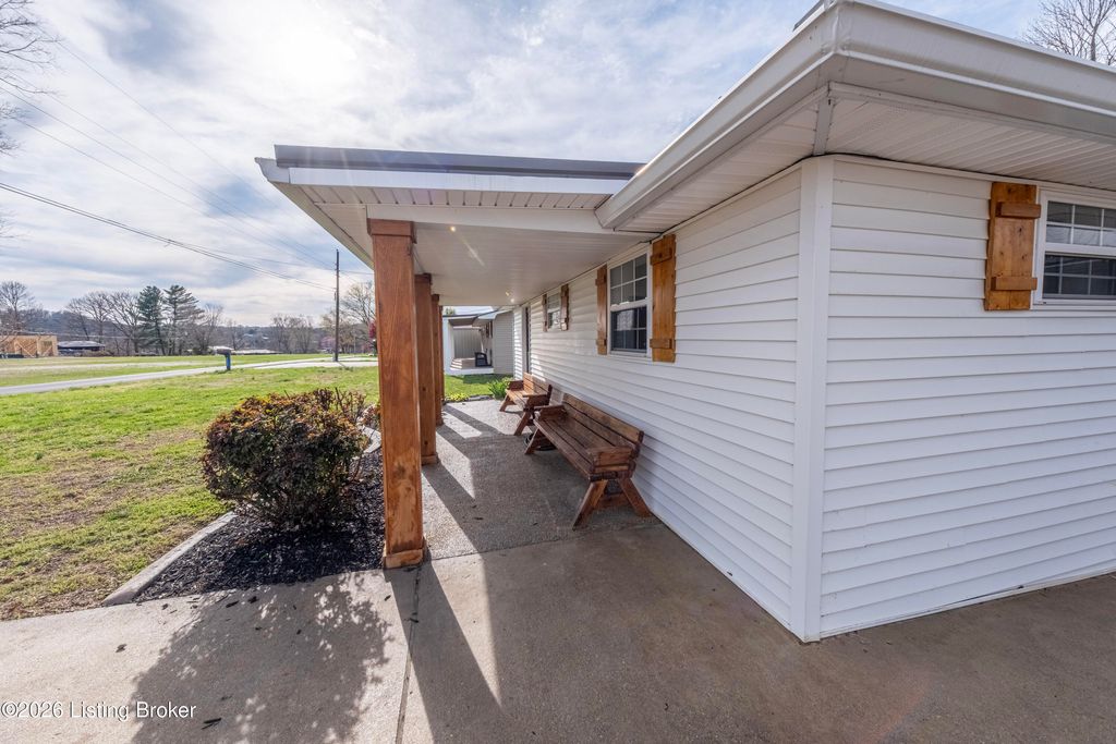 Photo of 2968 Cannons Point Ln, McDaniels, KY 40152 (MLS # 1712740)