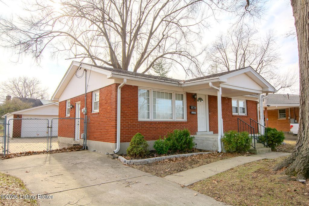 Photo of 1502 Hobart Ct, Louisville, KY 40216 (MLS # 1706711)