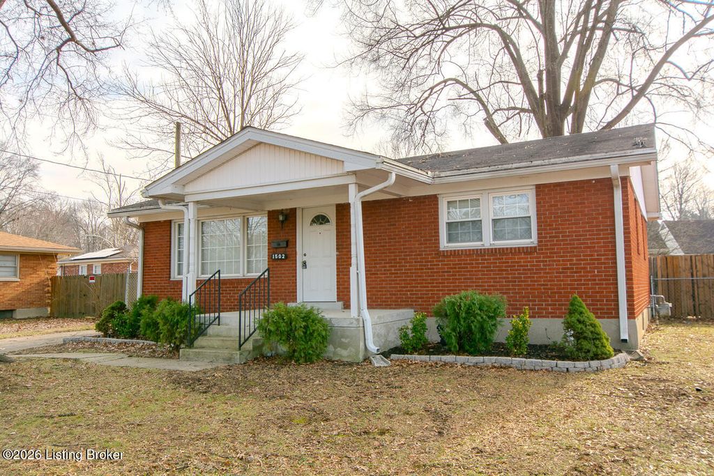 Photo of 1502 Hobart Ct, Louisville, KY 40216 (MLS # 1706711)