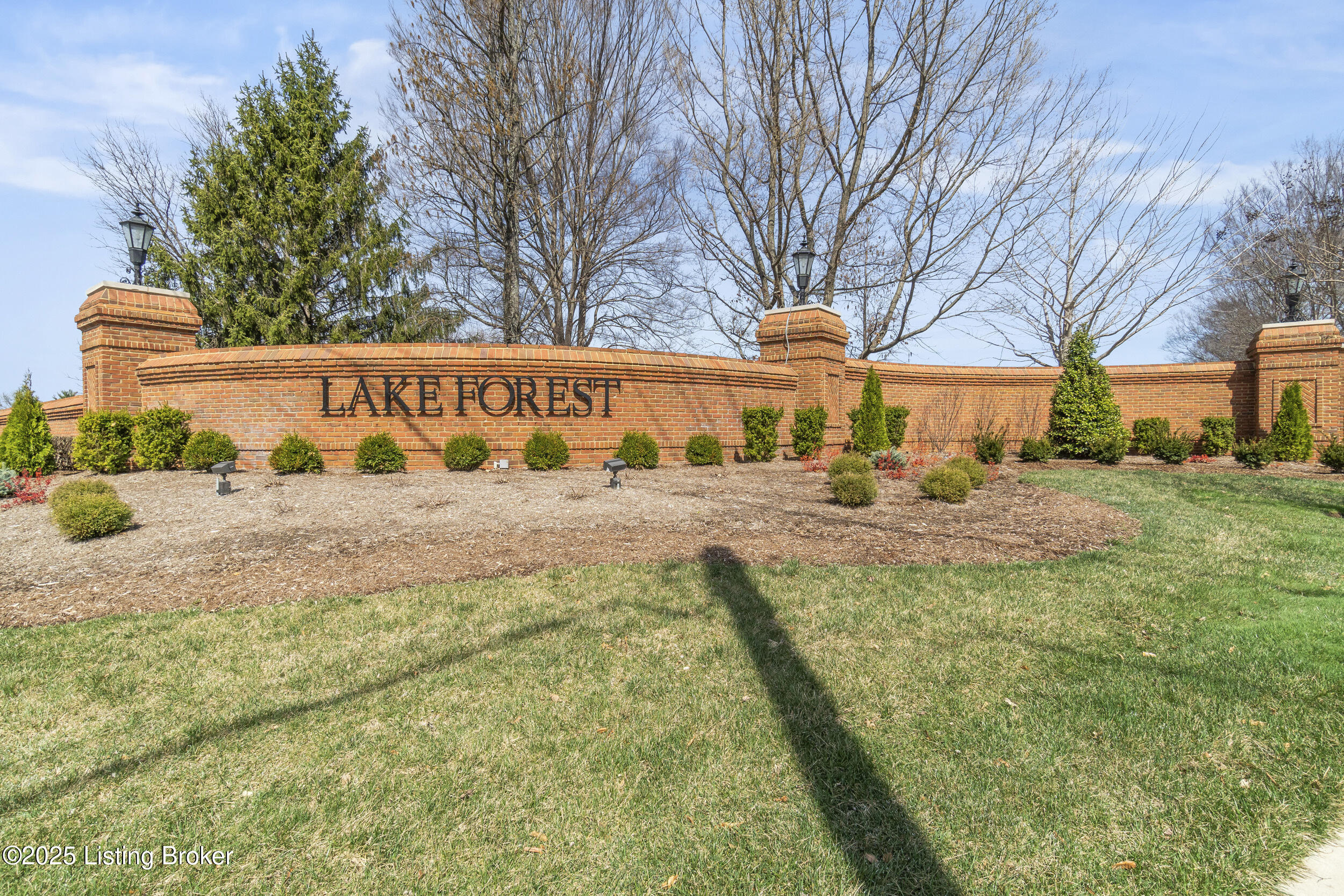 11206 Oakhurst Rd, Louisville, Kentucky image 4