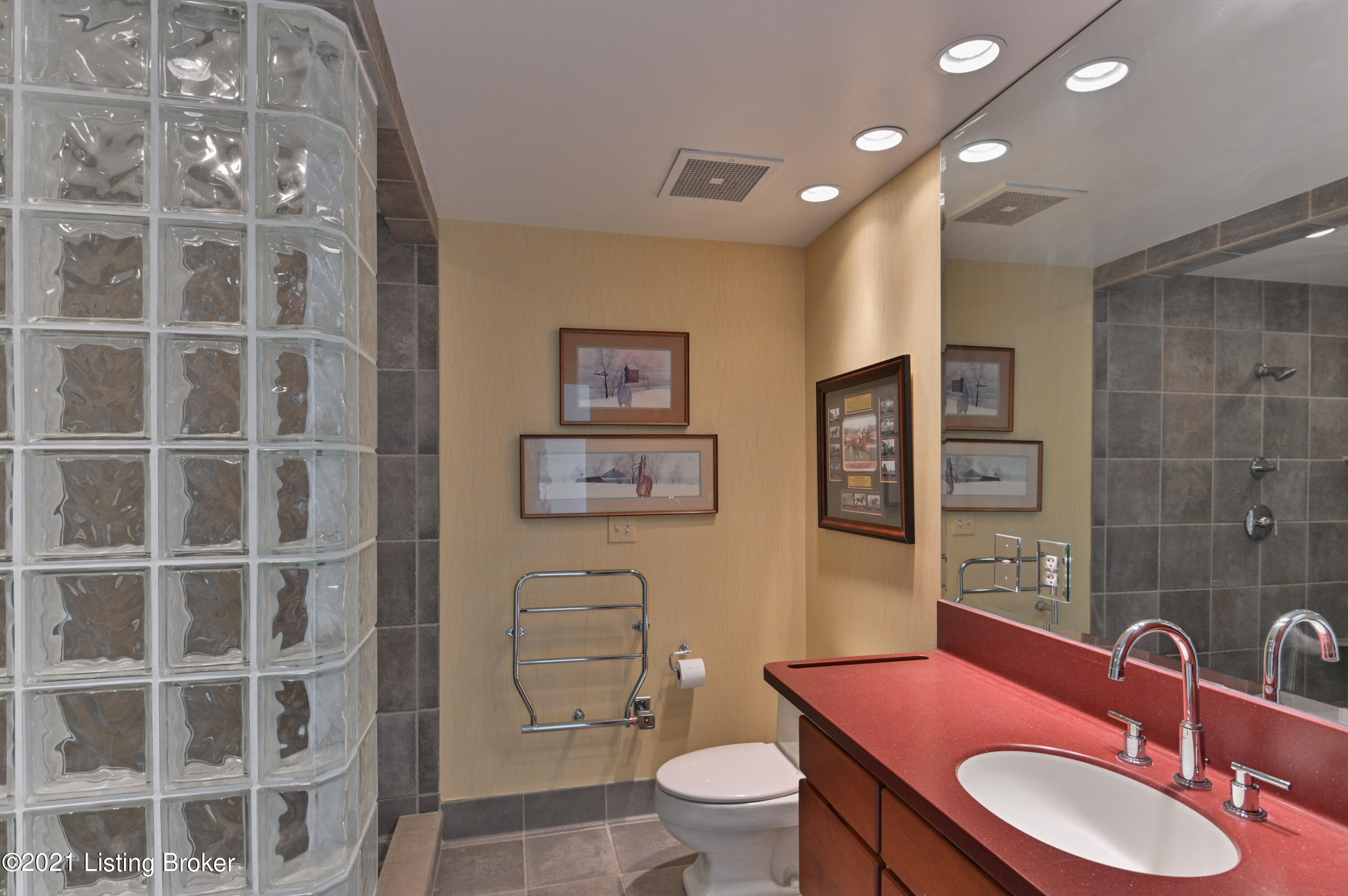 222 E Witherspoon St #703, Louisville, Kentucky image 17