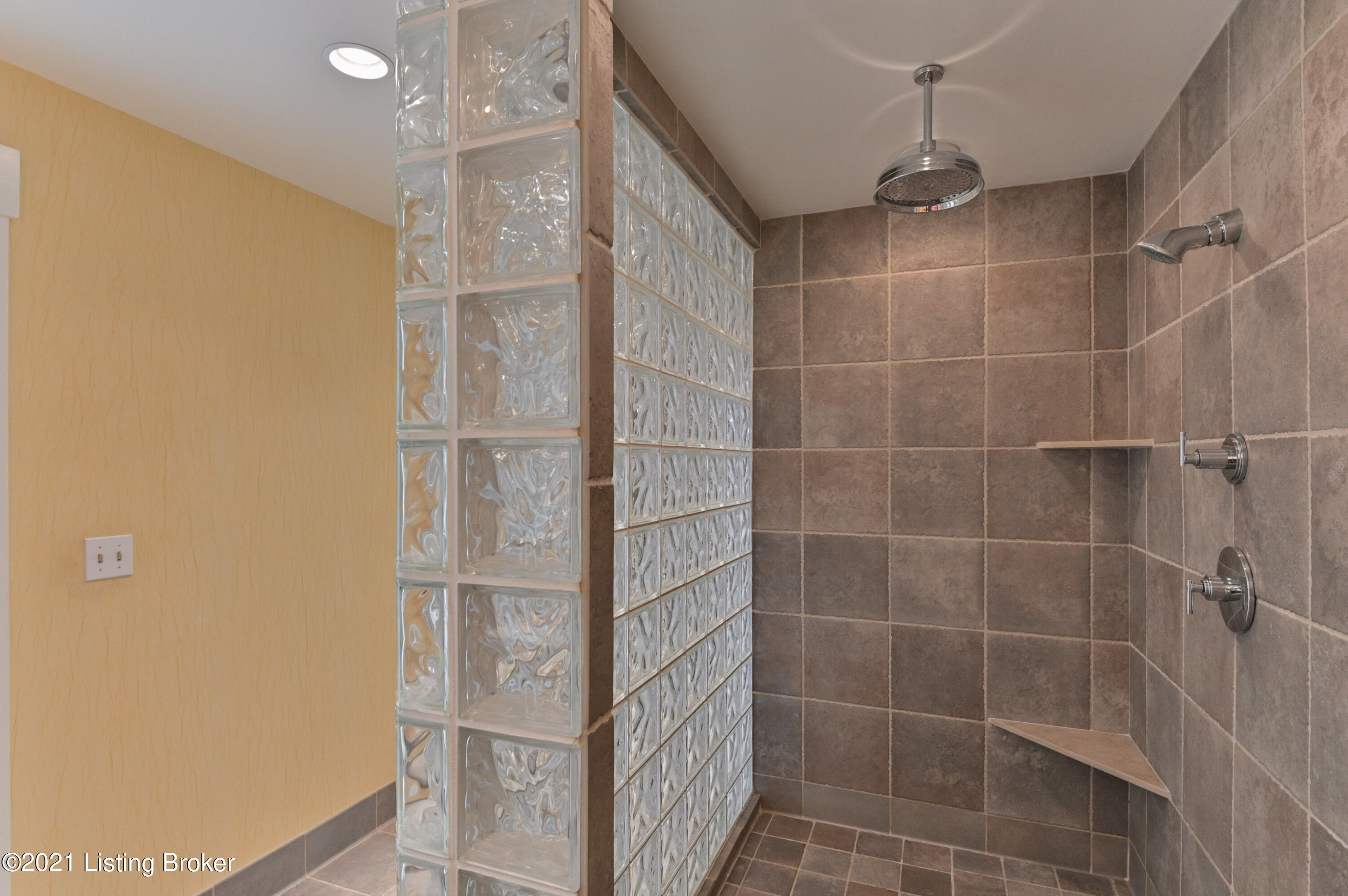 222 E Witherspoon St #703, Louisville, Kentucky image 18
