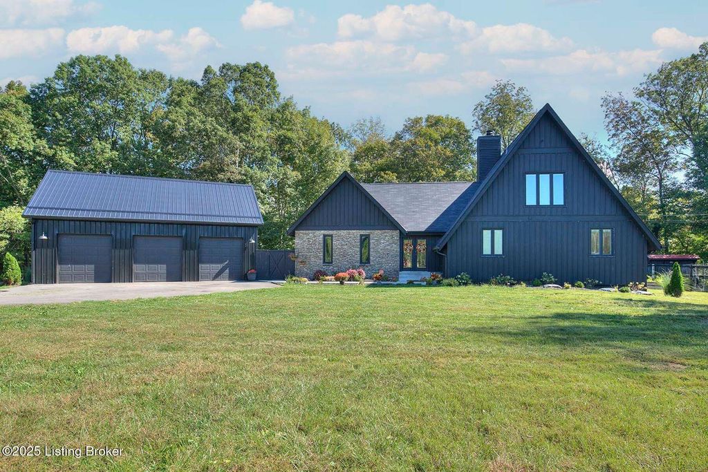 Photo of 3911 Hambletonian Rd, La Grange, KY 40031 (MLS # 1700740)
