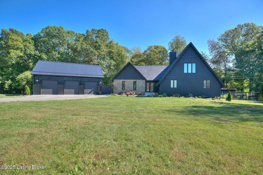 Photo of 3911 Hambletonian Rd, La Grange, KY 40031 (MLS # 1700740)