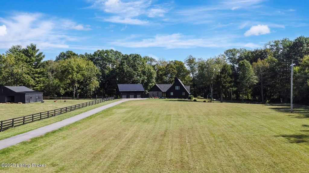 Photo of 3911 Hambletonian Rd, La Grange, KY 40031 (MLS # 1700740)