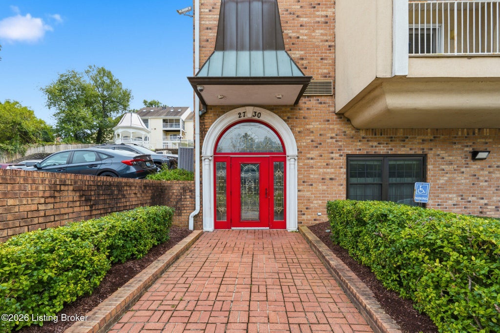 Photo of 2730 Brownsboro Rd #APT 154, Louisville, KY 40206 (MLS # 1730692)
