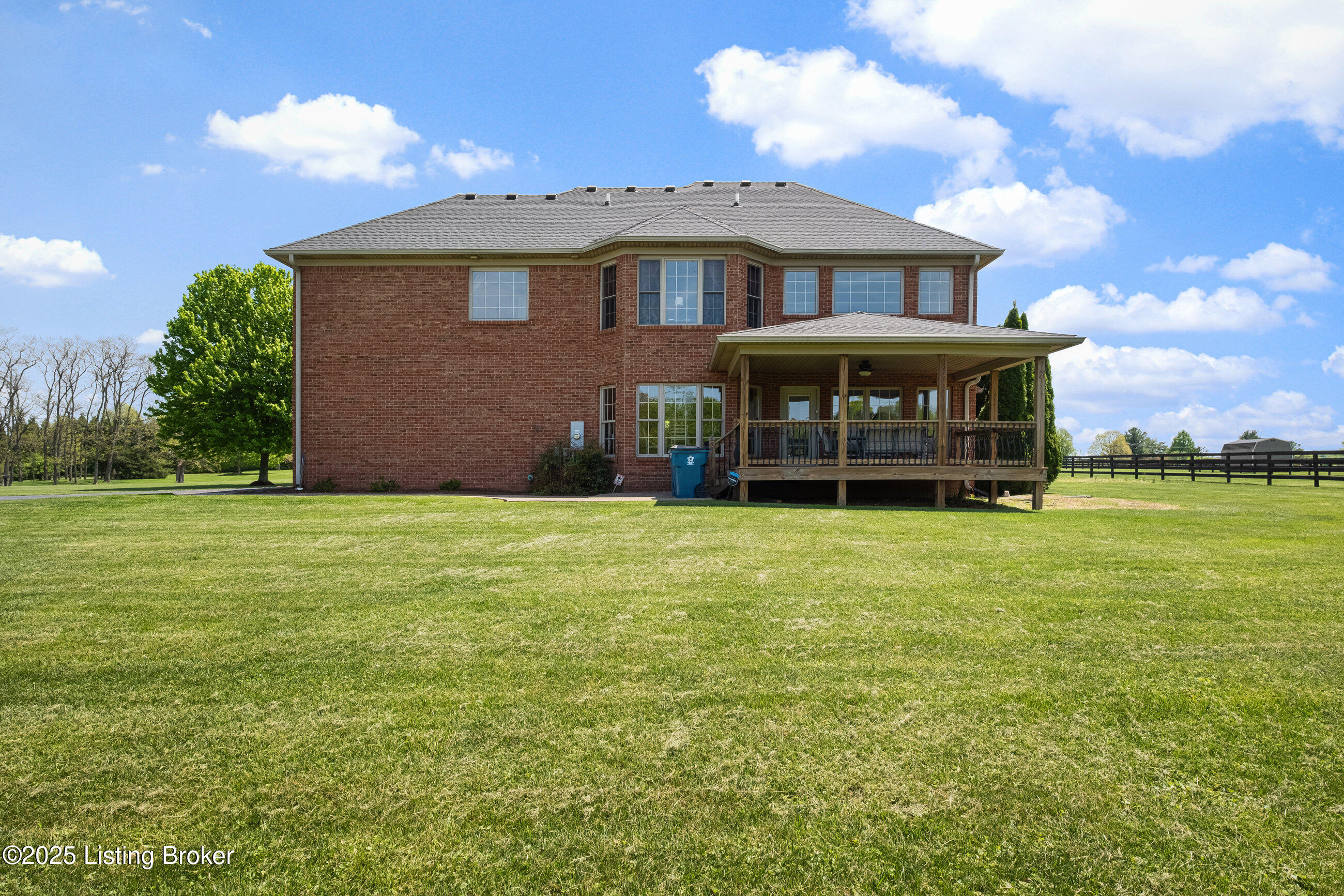 2300 Old Field Dr, La Grange, Pennsylvania image 3