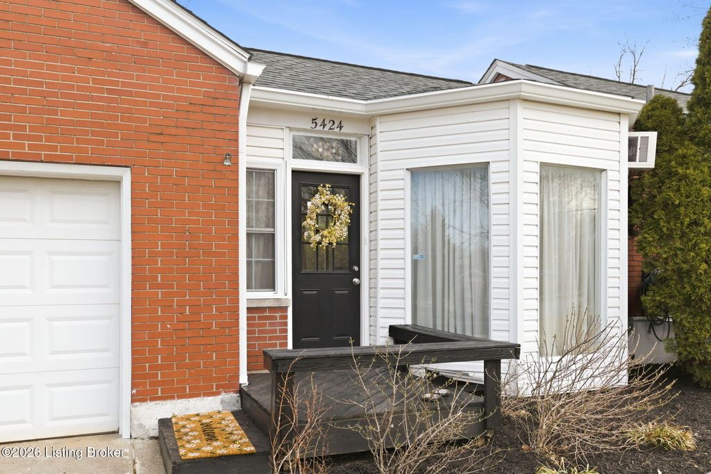 Photo of 5424 Westhall Ave, Louisville, KY 40214 (MLS # 1713043)