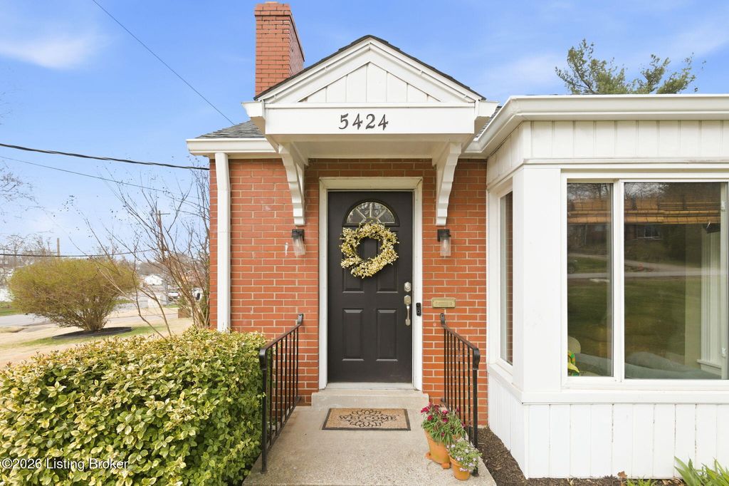Photo of 5424 Westhall Ave, Louisville, KY 40214 (MLS # 1713043)