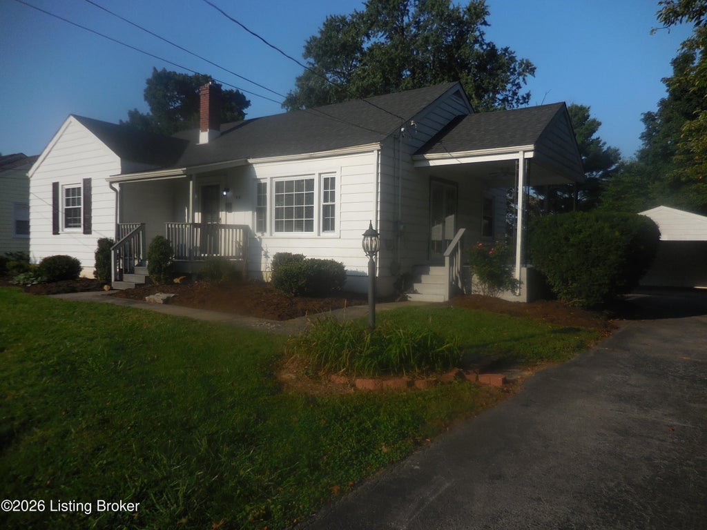 Photo of 514 N 5th Ave, La Grange, KY 40031 (MLS # 1727108)