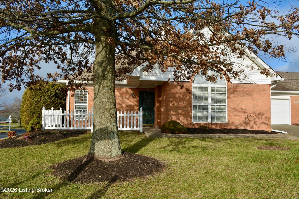 Photo of 1191 Hollyhock Dr, La Grange, KY 40031 (MLS # 1706576)