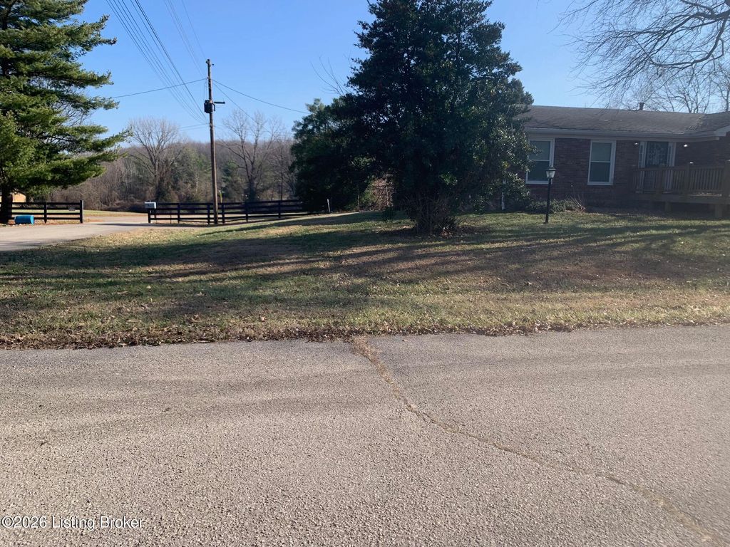 Photo of 8207 Ardenia Ln, Louisville, KY 40228 (MLS # 1712356)