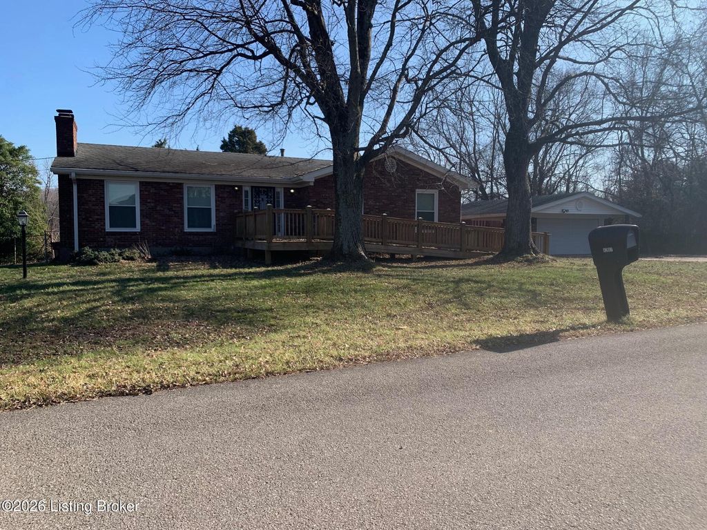 Photo of 8207 Ardenia Ln, Louisville, KY 40228 (MLS # 1712356)