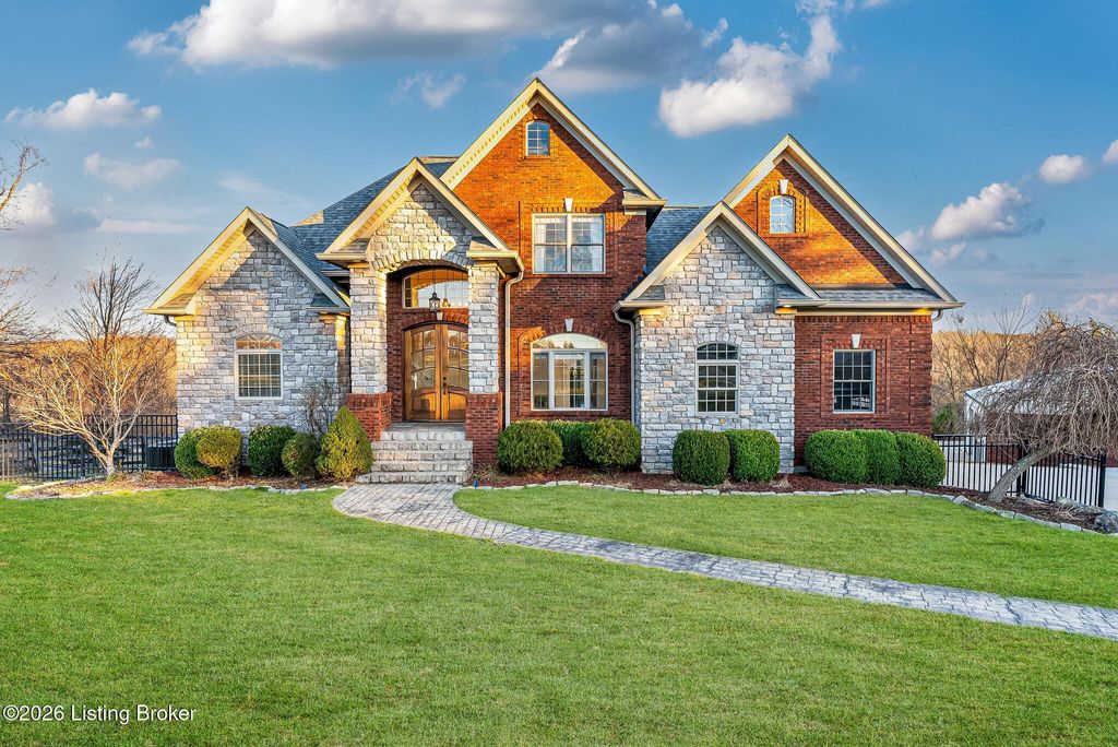 Photo of 457 Grand Ave, Shepherdsville, KY 40165 (MLS # 1707619)