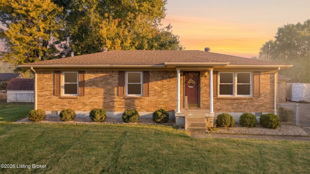 Photo of 148 Dogwood Ct, Mt Washington, KY 40047 (MLS # 1733427)