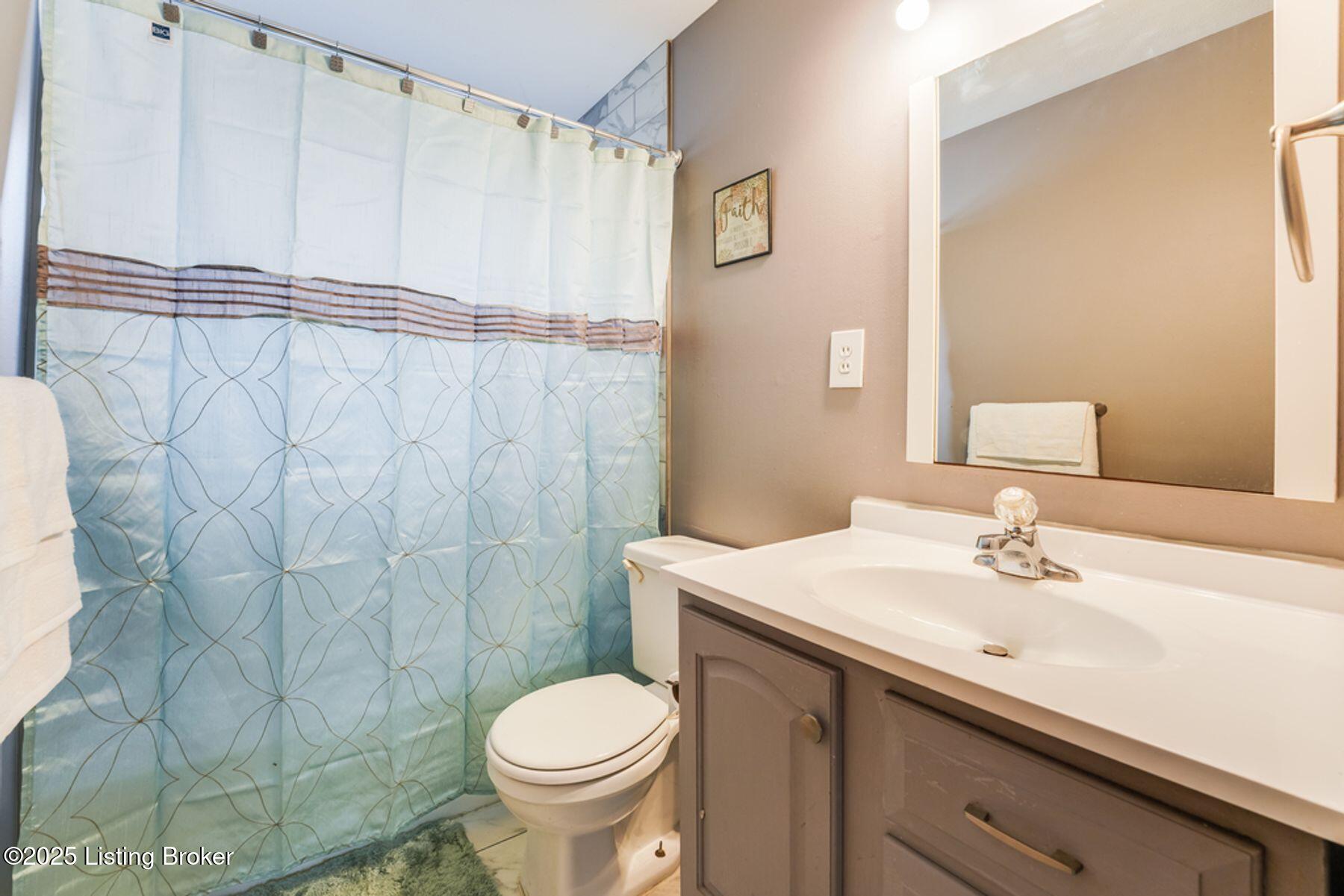10000 Charleswood Rd, Louisville, Kentucky image 19