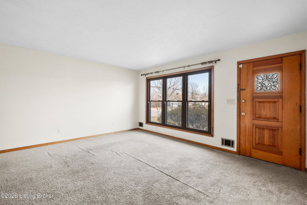 Photo of 5412 Datura Ln, Louisville, KY 40258 (MLS # 1708083)