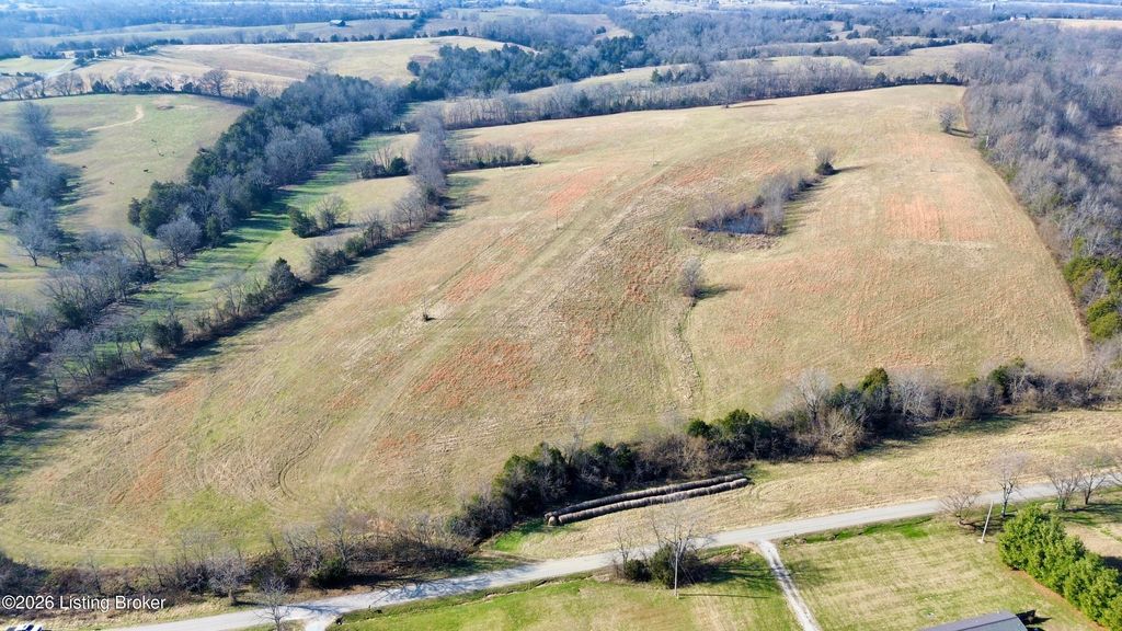 Photo of 1 Hilton Ln, Bardstown, KY 40004 (MLS # 1706629)