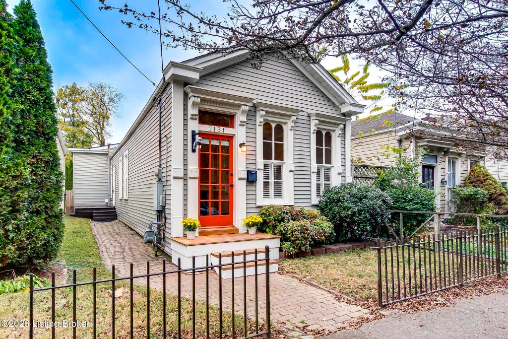 Photo of 1131 Rogers St, Louisville, KY 40204 (MLS # 1732145)