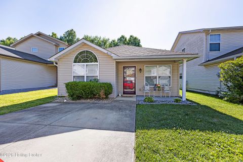 Photo of 6227 Valley Forest Dr, Louisville, KY 40219 (MLS # 1717301)