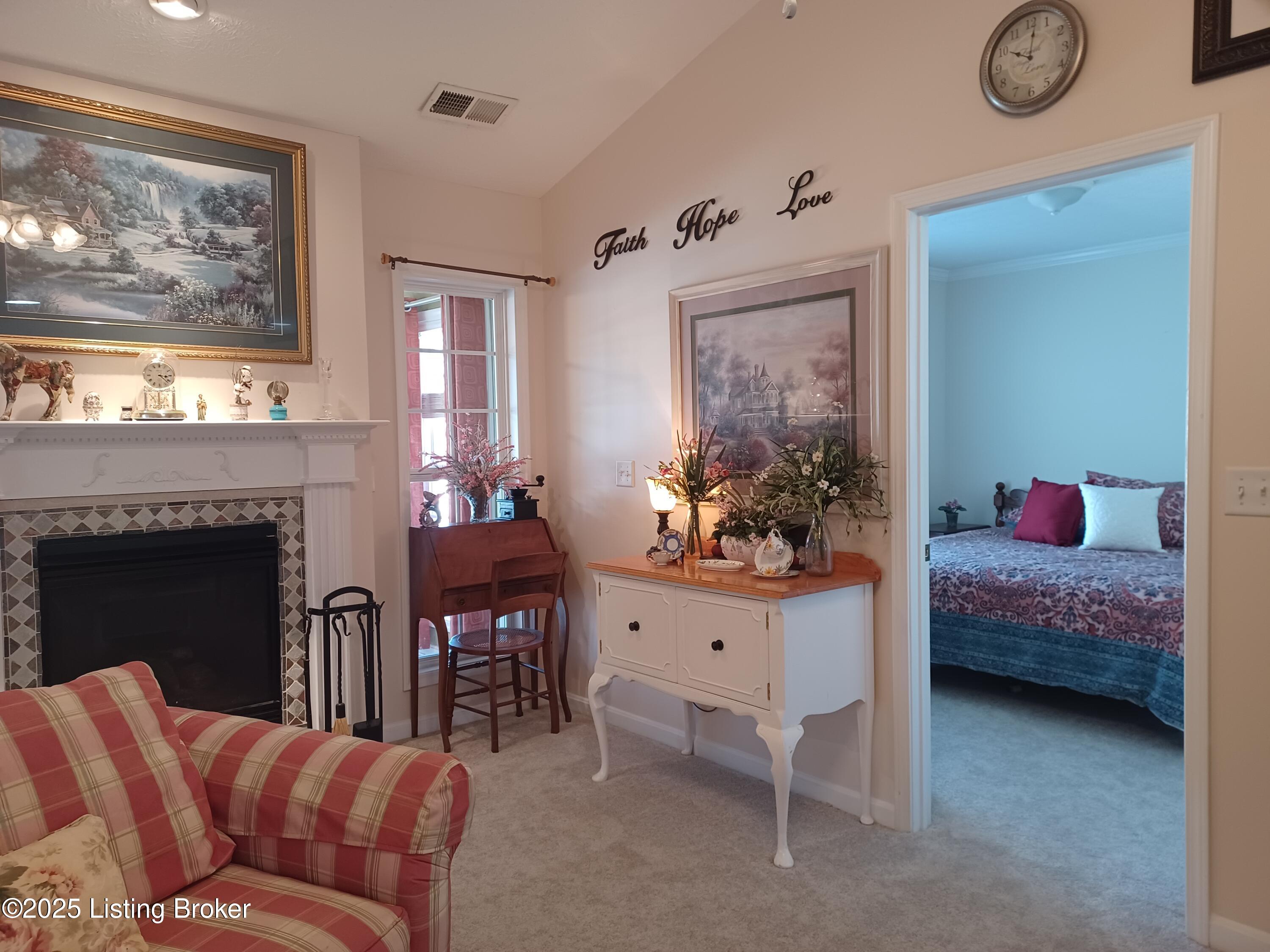 8602 Mill Spring Pl, Louisville, Kentucky image 5