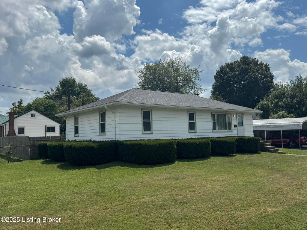 Photo of 4801 Dyer Ave, Louisville, KY 40216 (MLS # 1709167)
