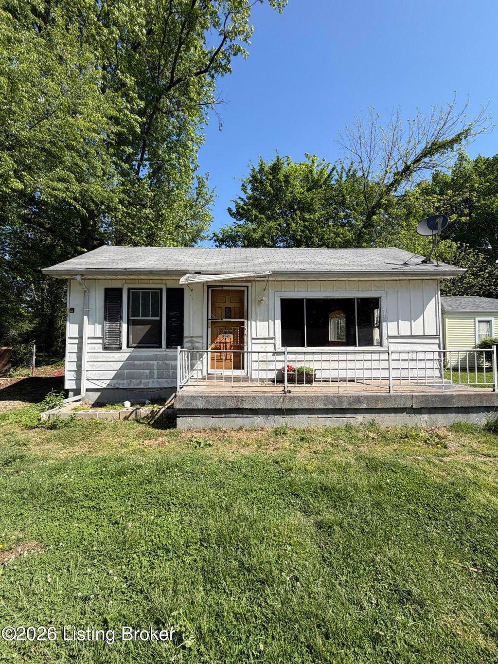 Photo of 2321 Landrum Ave, Louisville, KY 40216 (MLS # 1715365)