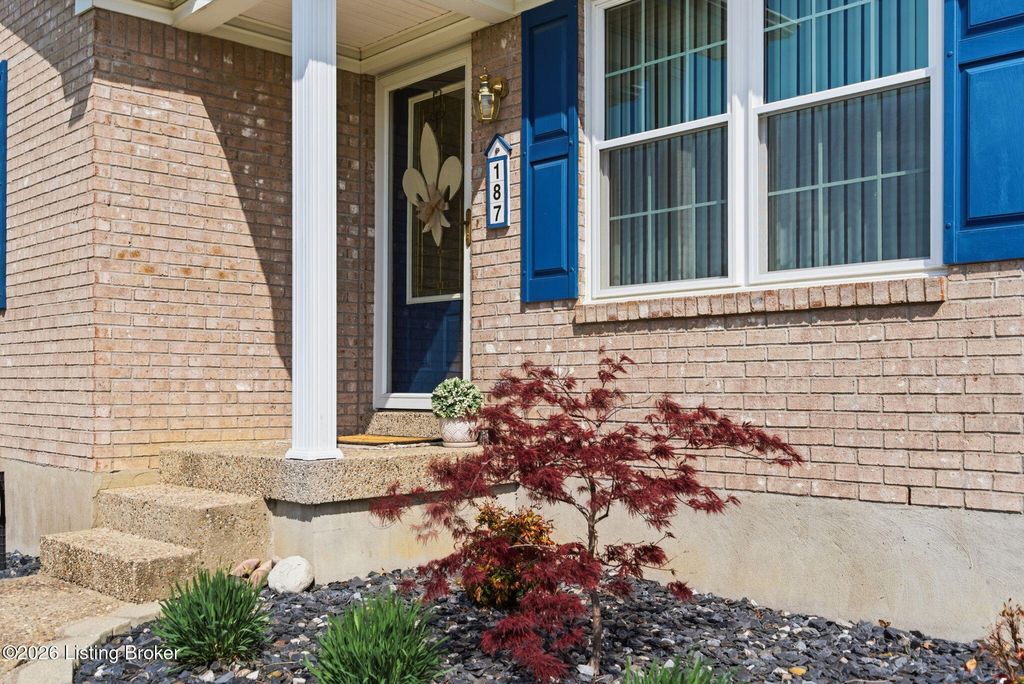 Photo of 187 Drake Dr, Shepherdsville, KY 40165 (MLS # 1713199)