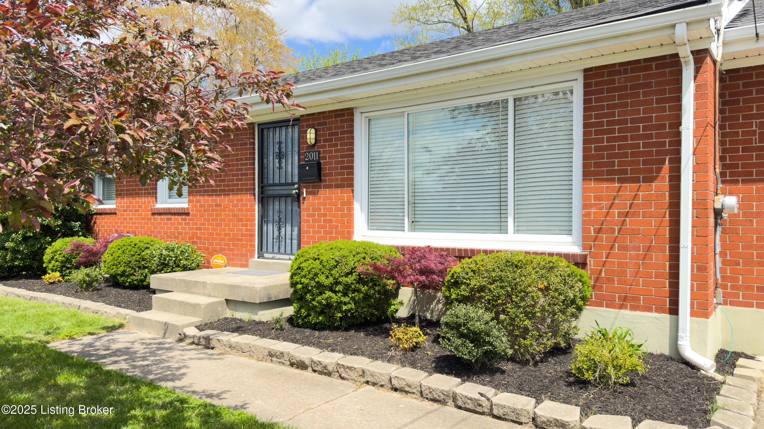 2011 Floradora Dr, Louisville, Pennsylvania image 3
