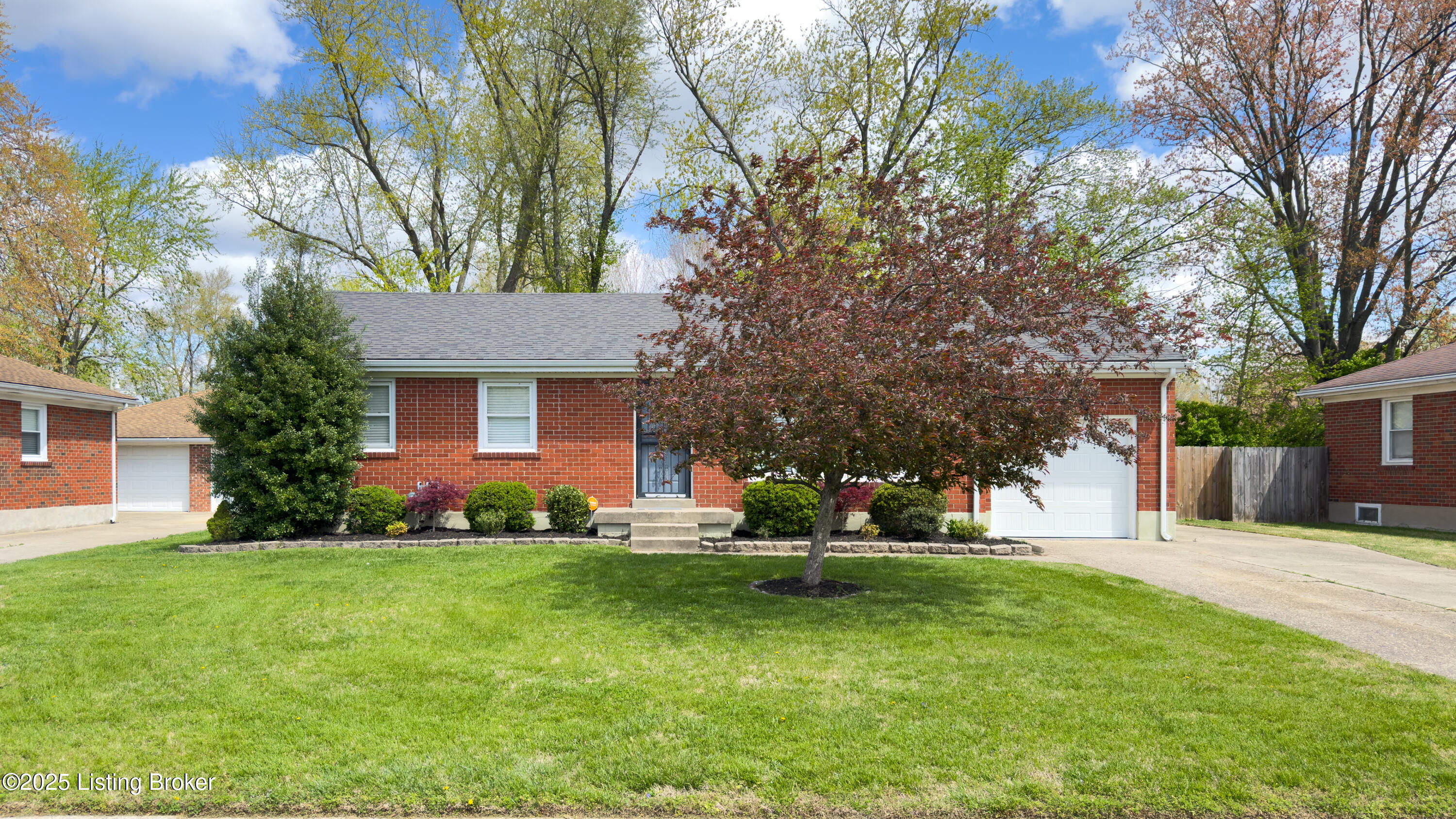 2011 Floradora Dr, Louisville, Pennsylvania image 1