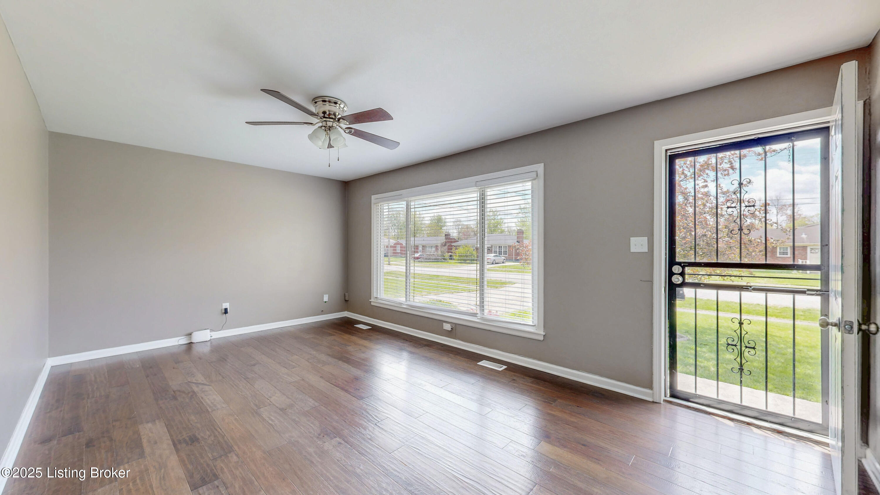 2011 Floradora Dr, Louisville, Pennsylvania image 5