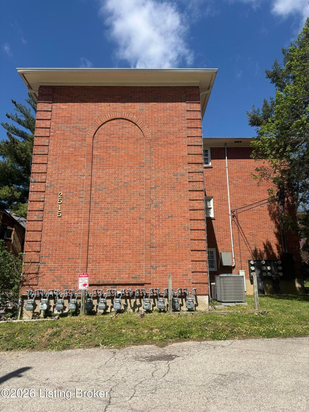Photo of 2515 Brownsboro Rd, Louisville, KY 40206 (MLS # 1715923)