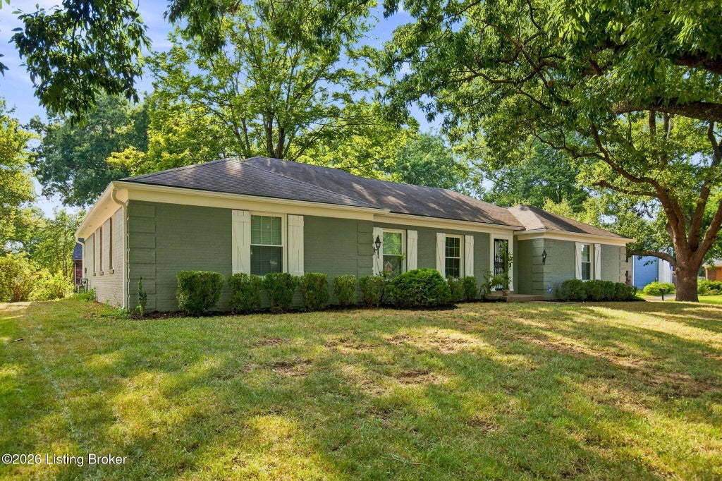 Photo of 3111 Dunleith Ct, Louisville, KY 40241 (MLS # 1727926)