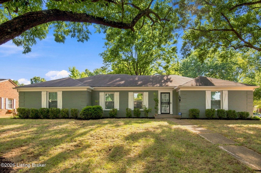 Photo of 3111 Dunleith Ct, Louisville, KY 40241 (MLS # 1727926)
