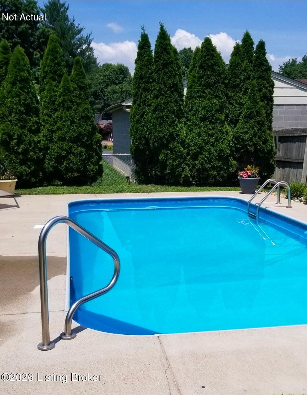 Photo of 10402 Meadowview Dr, Louisville, KY 40272 (MLS # 1706577)