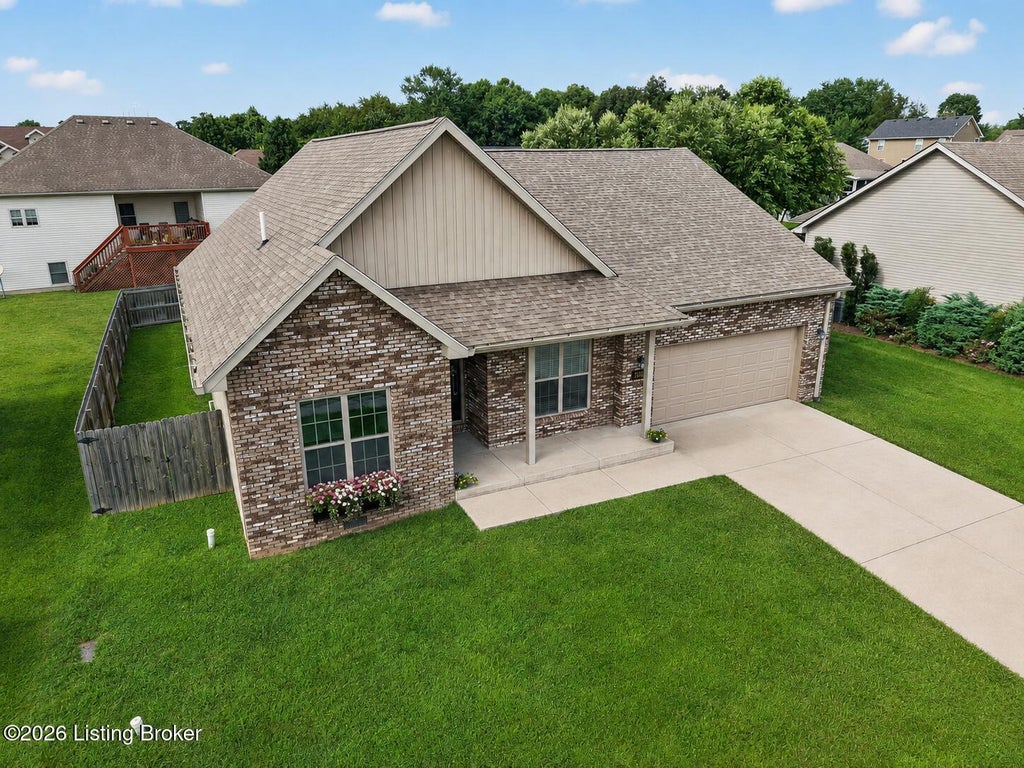 Photo of 204 Robert East Ct, Vine Grove, KY 40175 (MLS # 1725124)