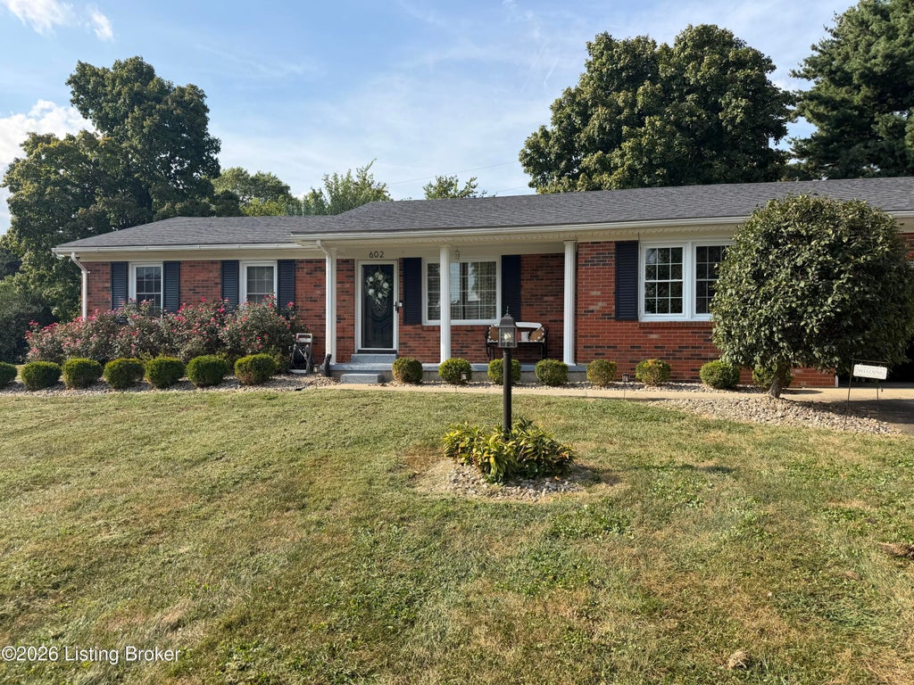 Photo of 602 Nally Ct, Bardstown, KY 40004 (MLS # 1729072)