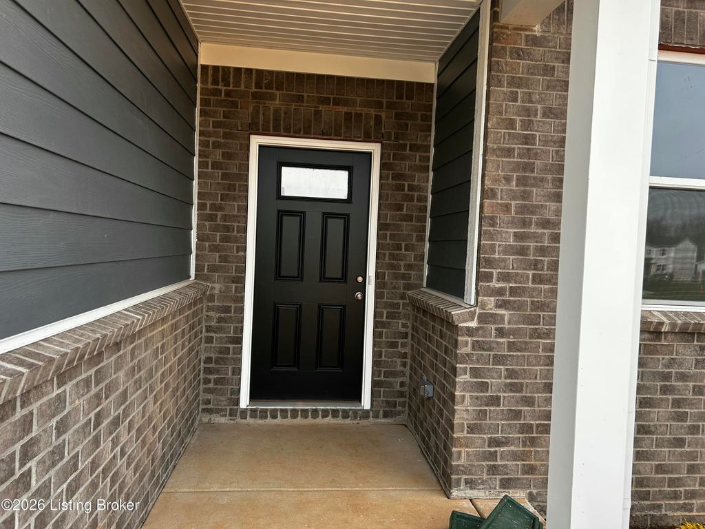 Photo of 2021 Lyndon Green Cir, Lyndon, KY 40242 (MLS # 1712152)