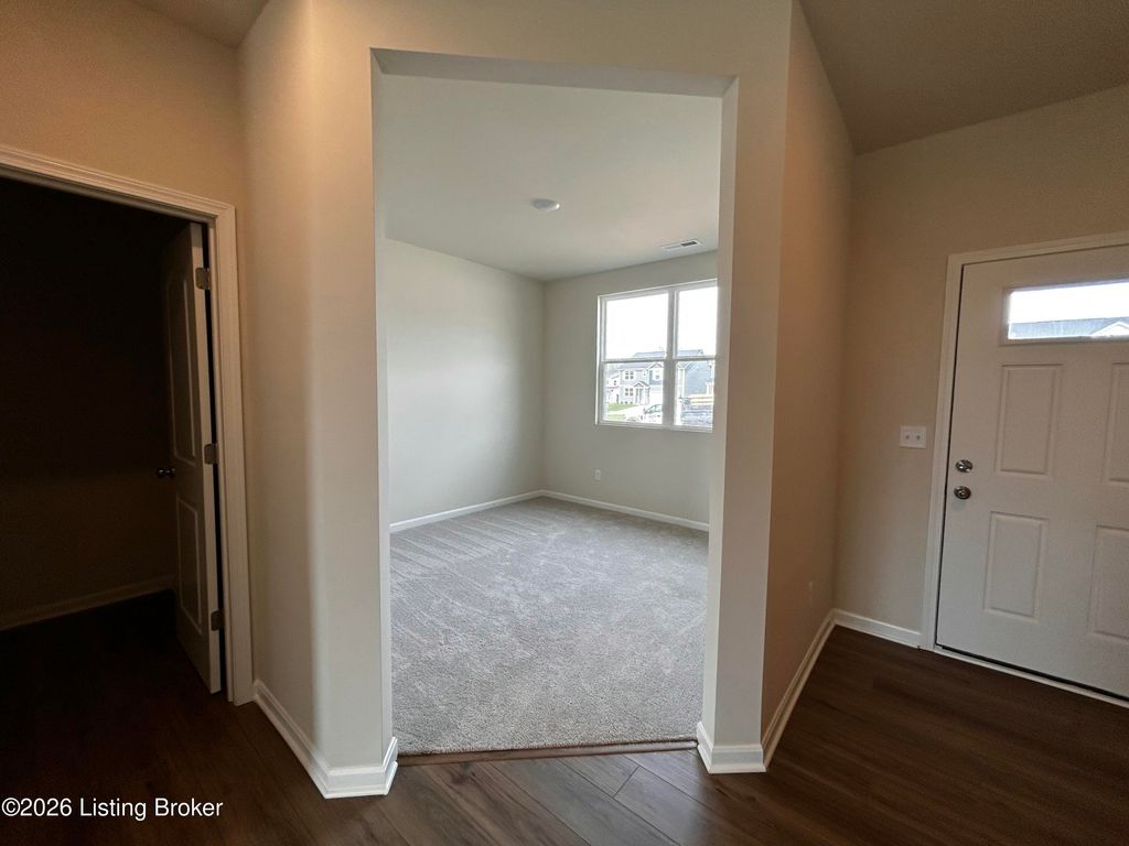 Photo of 2021 Lyndon Green Cir, Lyndon, KY 40242 (MLS # 1712152)