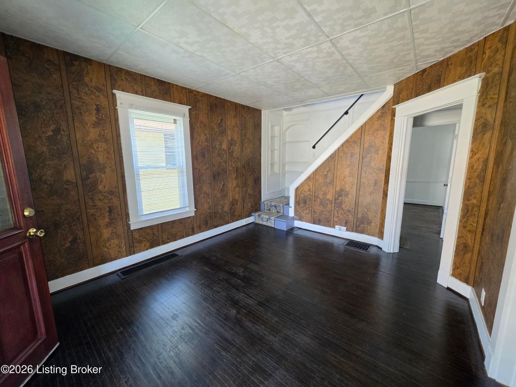 Photo of 321 S 39th St, Louisville, KY 40212 (MLS # 1716950)