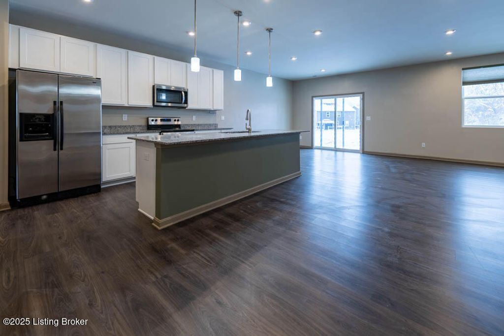 Photo of 4391 Coppice Trail, Louisville, KY 40229 (MLS # 1704744)