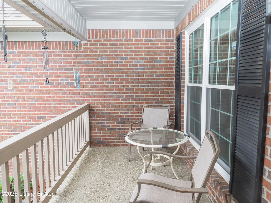 Photo of 2236 Sunrise Cir, Shelbyville, KY 40065 (MLS # 1718369)