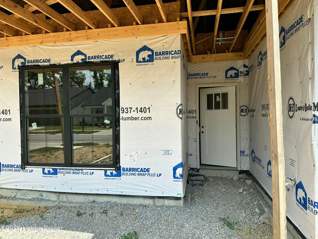 Photo of 8226 Cedar Crest Ln, Louisville, KY 40291 (MLS # 1718324)