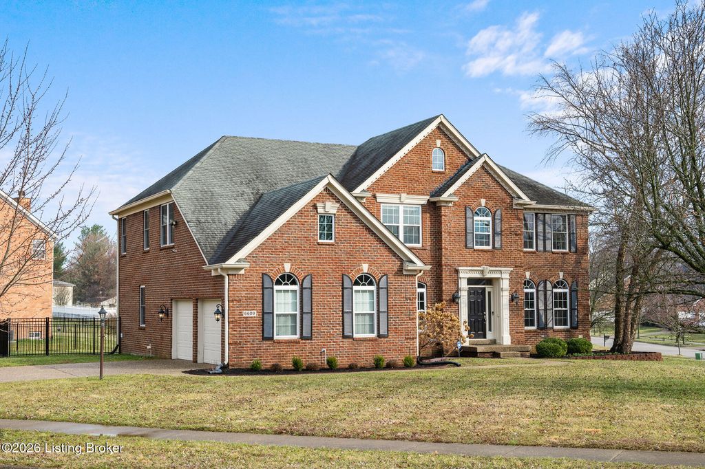 Photo of 6609 Poplar Forest Ln, Louisville, KY 40291 (MLS # 1710700)