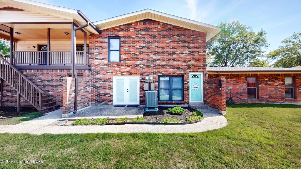 Photo of 3104 Meadowside Ct, Louisville, KY 40214 (MLS # 1728115)