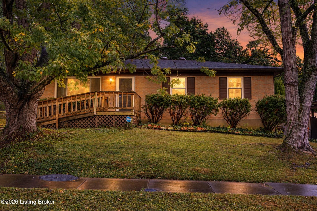 Photo of 8003 Candleglow Ln, Louisville, KY 40214 (MLS # 1730887)