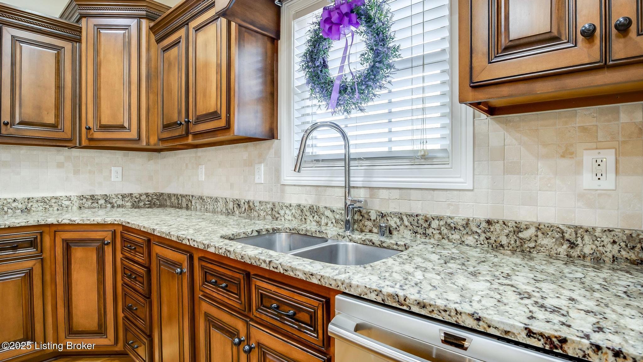 826 Nevin Ln, Fisherville, Kentucky image 28