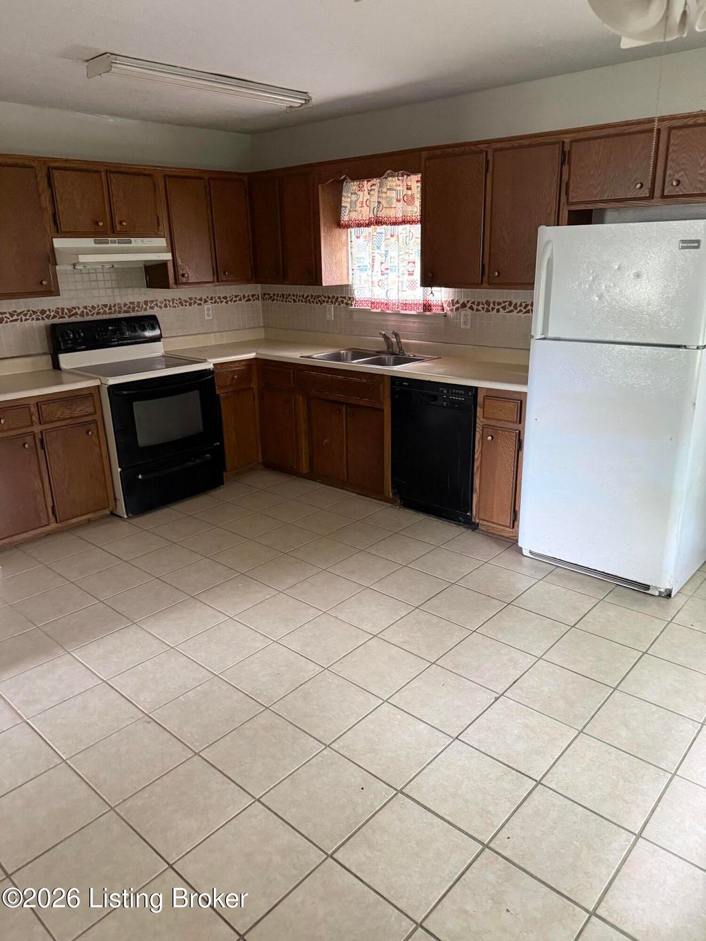 Photo of 163 Kimberly Ct, Mt Washington, KY 40047 (MLS # 1715735)