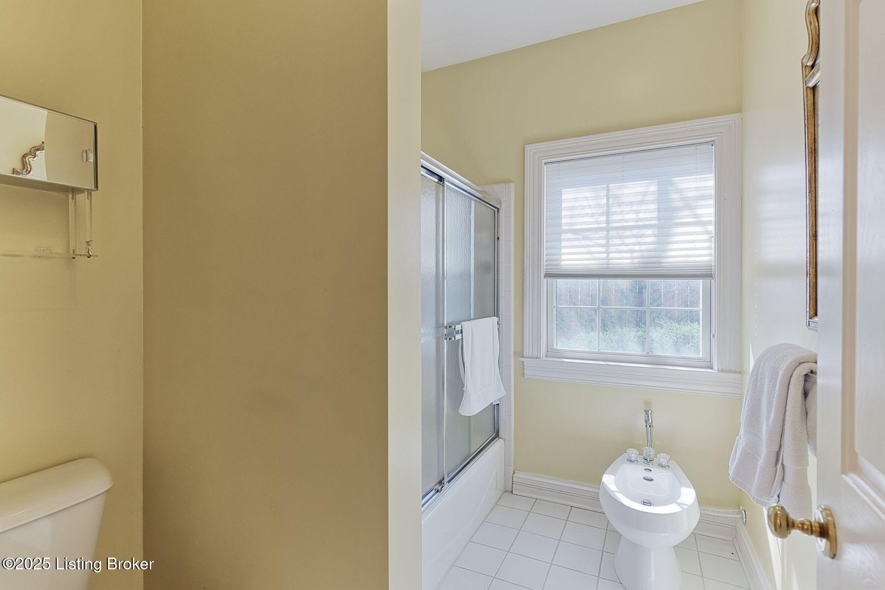 2001 Ashwood Bluff Ct, Louisville, Kentucky image 33