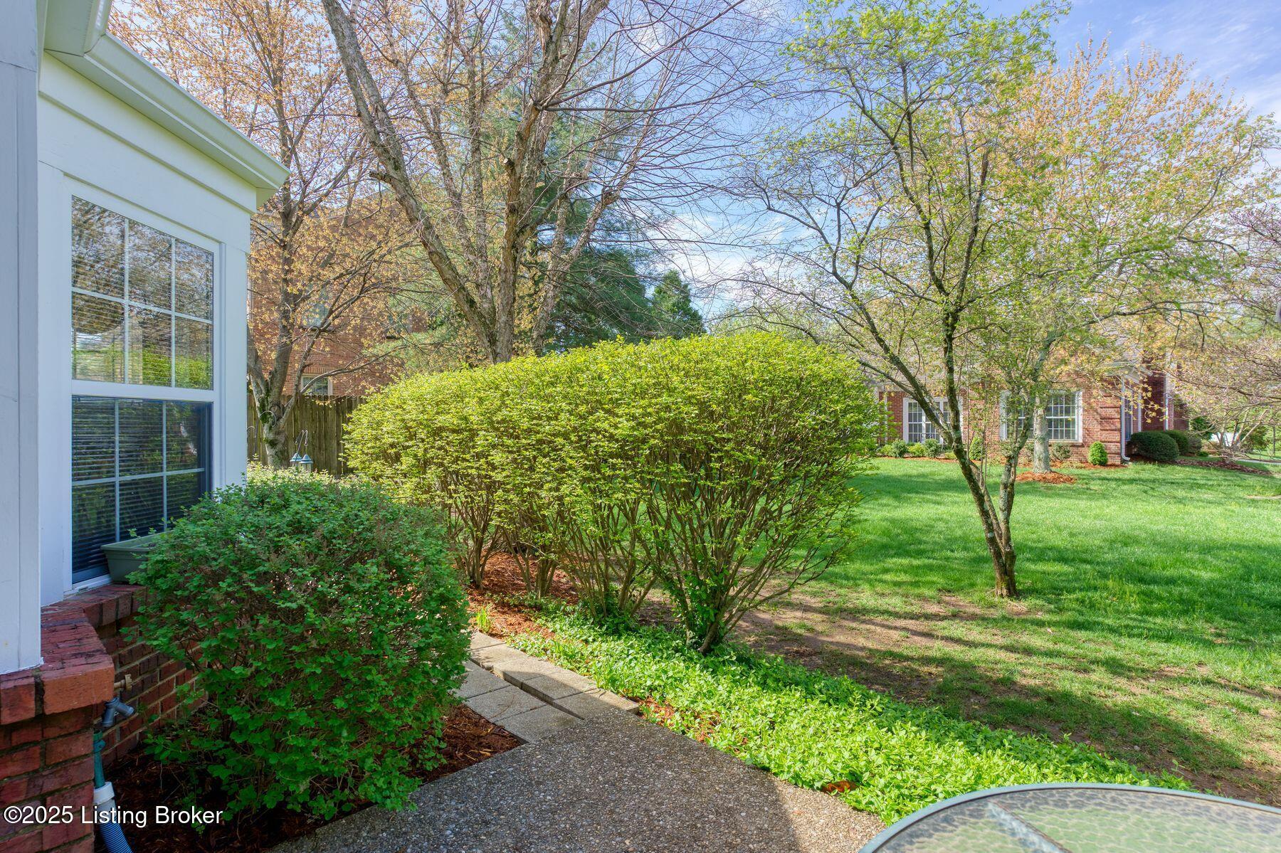 2001 Ashwood Bluff Ct, Louisville, Kentucky image 41